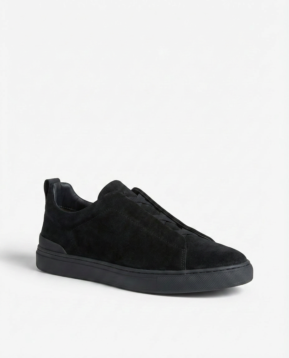 Vogule Off all black suede sneaker™